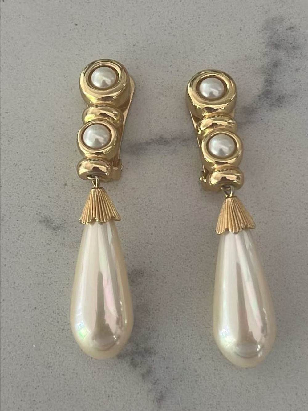 Authentic Vintage Dior Long Teardrop Pearl Drop Dangle Gold Clip-On Earrings - Picture 4 of 7